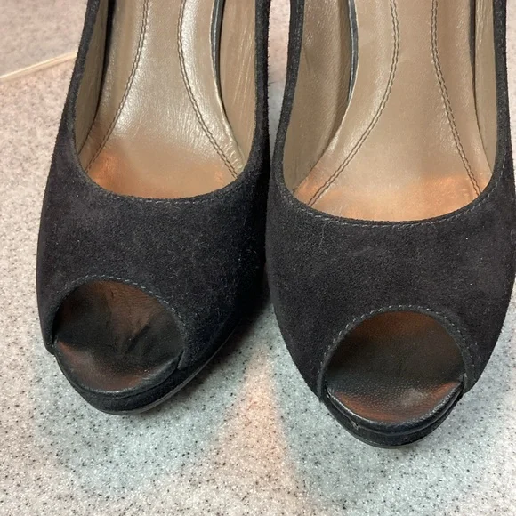 Hugo Boss orange stacked‎ black suede peep toe heels. 4.5” heels Eu 39. Box 10 - Picture 3 of 6
